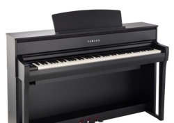 Yamaha Clavinova CLP 675 Black Digital Piano