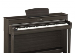 Yamaha Clavinova CLP 735 Dark Walnut Digital Piano