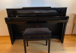 Yamaha Clavinova CLP 675 Digital Piano (Polished Ebony)