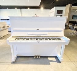 Yamaha U3 White Made In Japan With 2 Tunings And Brand New Bench 