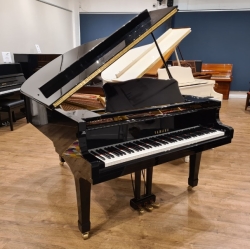 Yamaha C3 Grand Piano With Bench and One Year Warranty