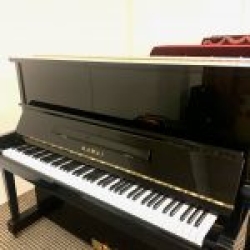 YAMAHA U10BL UPRIGHT PIANO WITH ONE YEAR WARRANTY