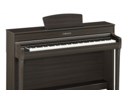  Yamaha Clavinova CLP-735 Digital Piano  in Dark Walnut with Bench 